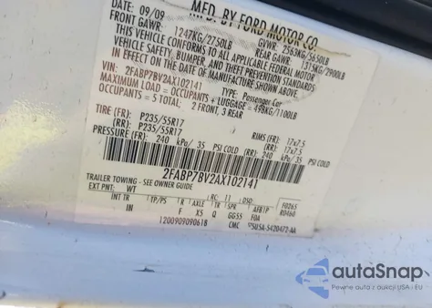 2010 Ford Crown Victoria Police/Police Interceptor z USA, uszkodzony, nr VIN 2FABP7BV2AX102141